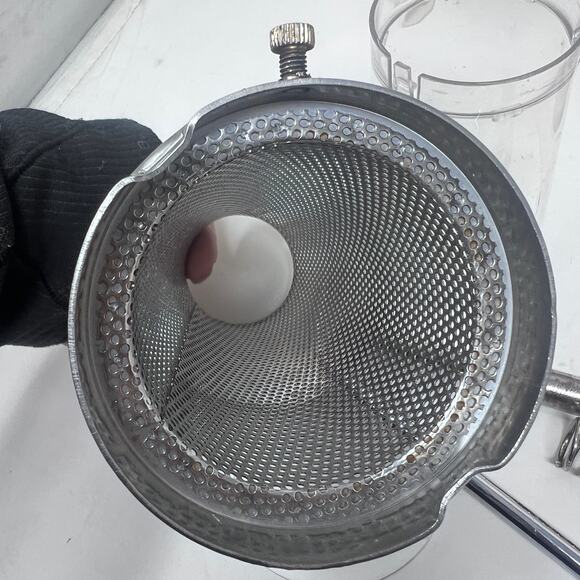 VillaWare Food Strainer Sauce Maker No 200 Complete Canning Prepping VTG 2005 - Picture 4 of 14